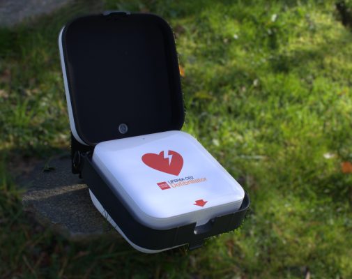 Väska och CR2 hjärtstartare